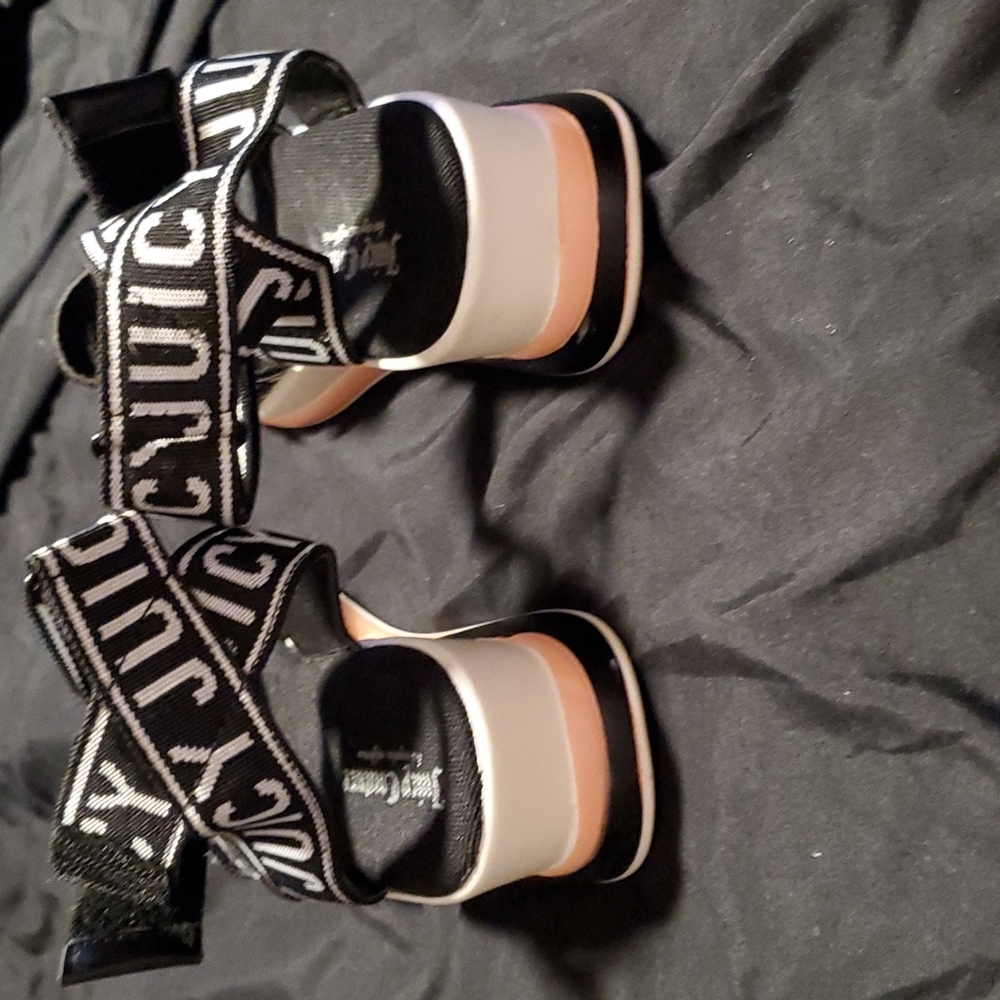 Sandals - Picture 3 of 6